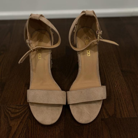 Boohoo Nude Block Studded Heels - Picture 2 of 4